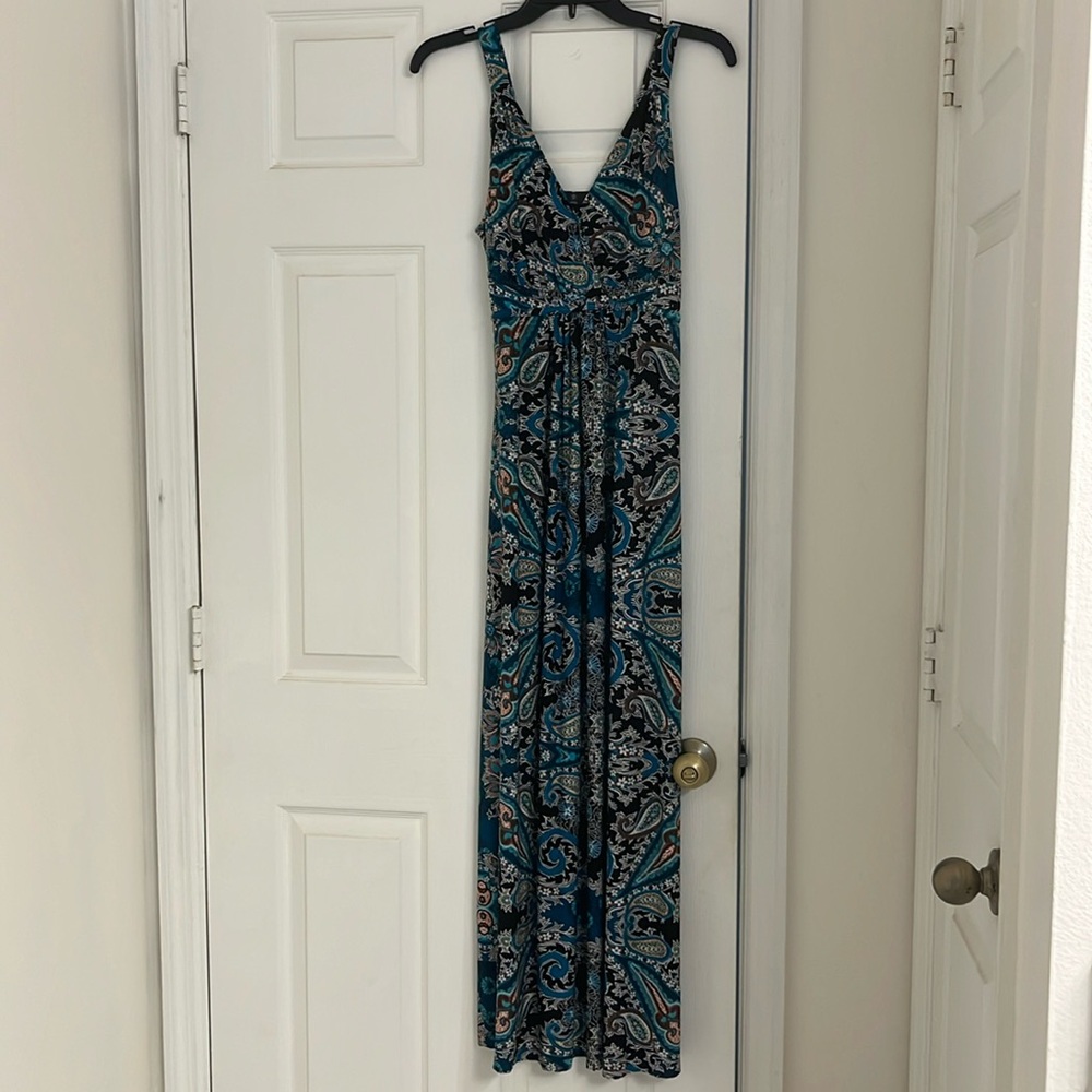 Maxi dress no slit